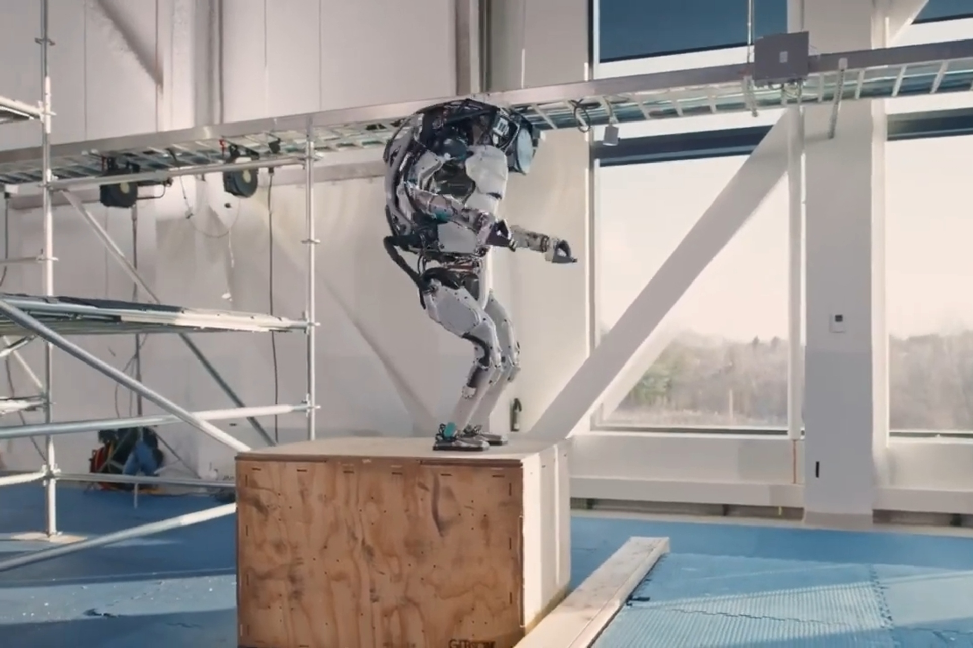 Robot Atlas: il robot yankee Atlas nei panni di un perfetto assistente carpentiere