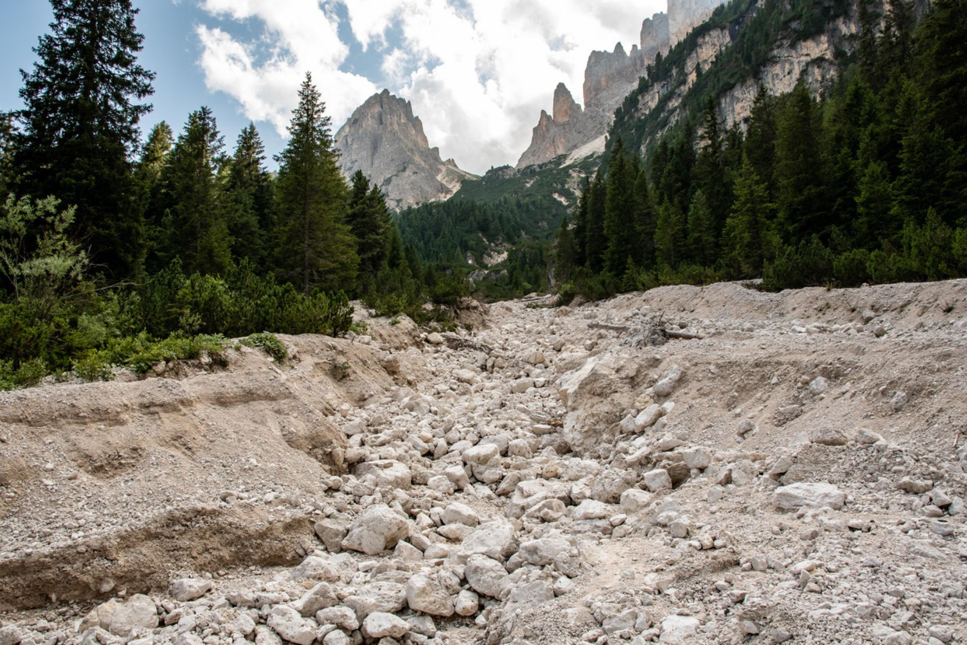 Rischio idrogeologico: frane e smottamenti sono la spia di una natura ferita