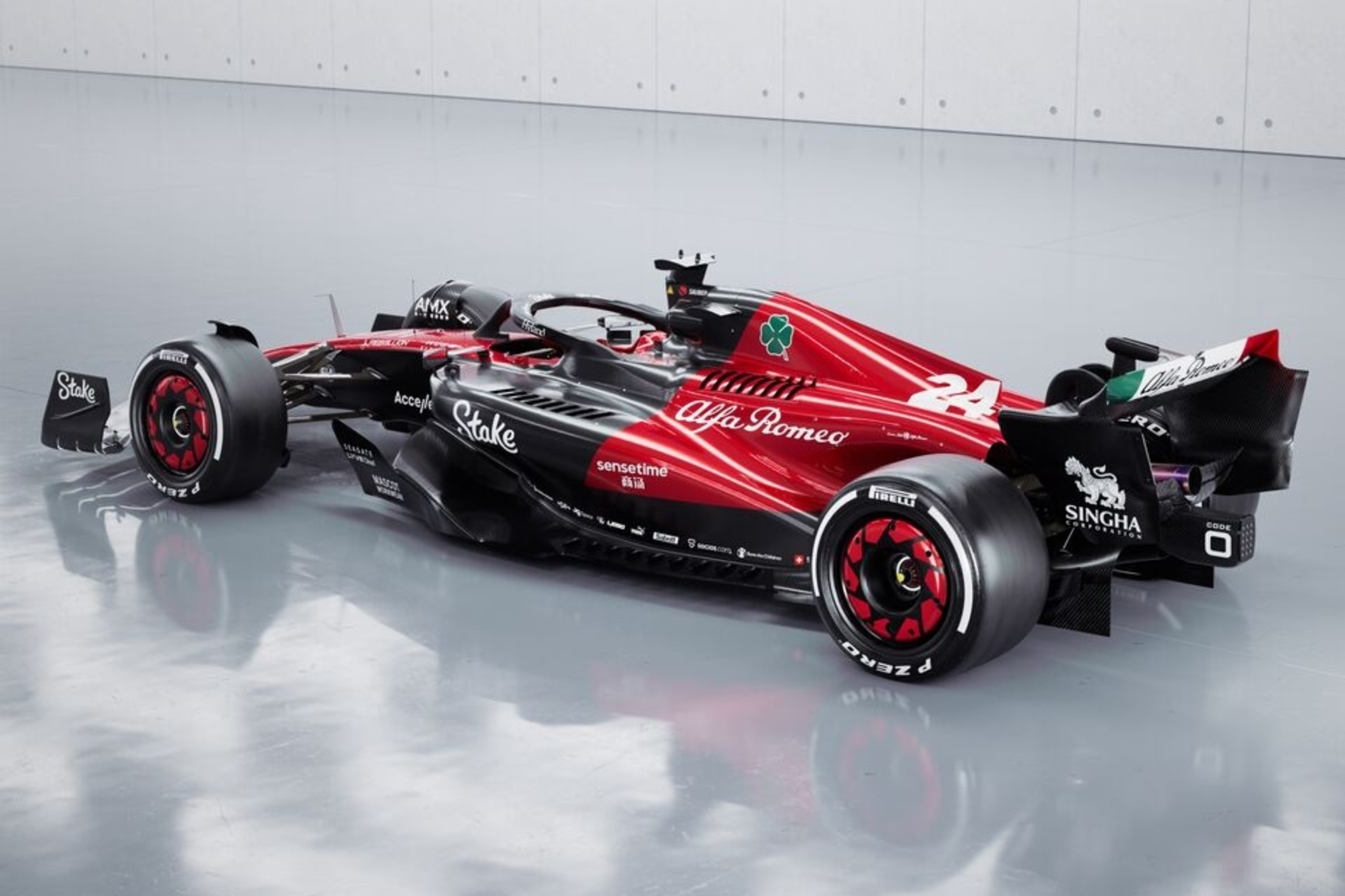 Intelligenza Artificiale: l’Alfa Romeo F1 Team Stake C43 è stata presentata a Zurigo il 7 febbraio 2023 negli studi SRF