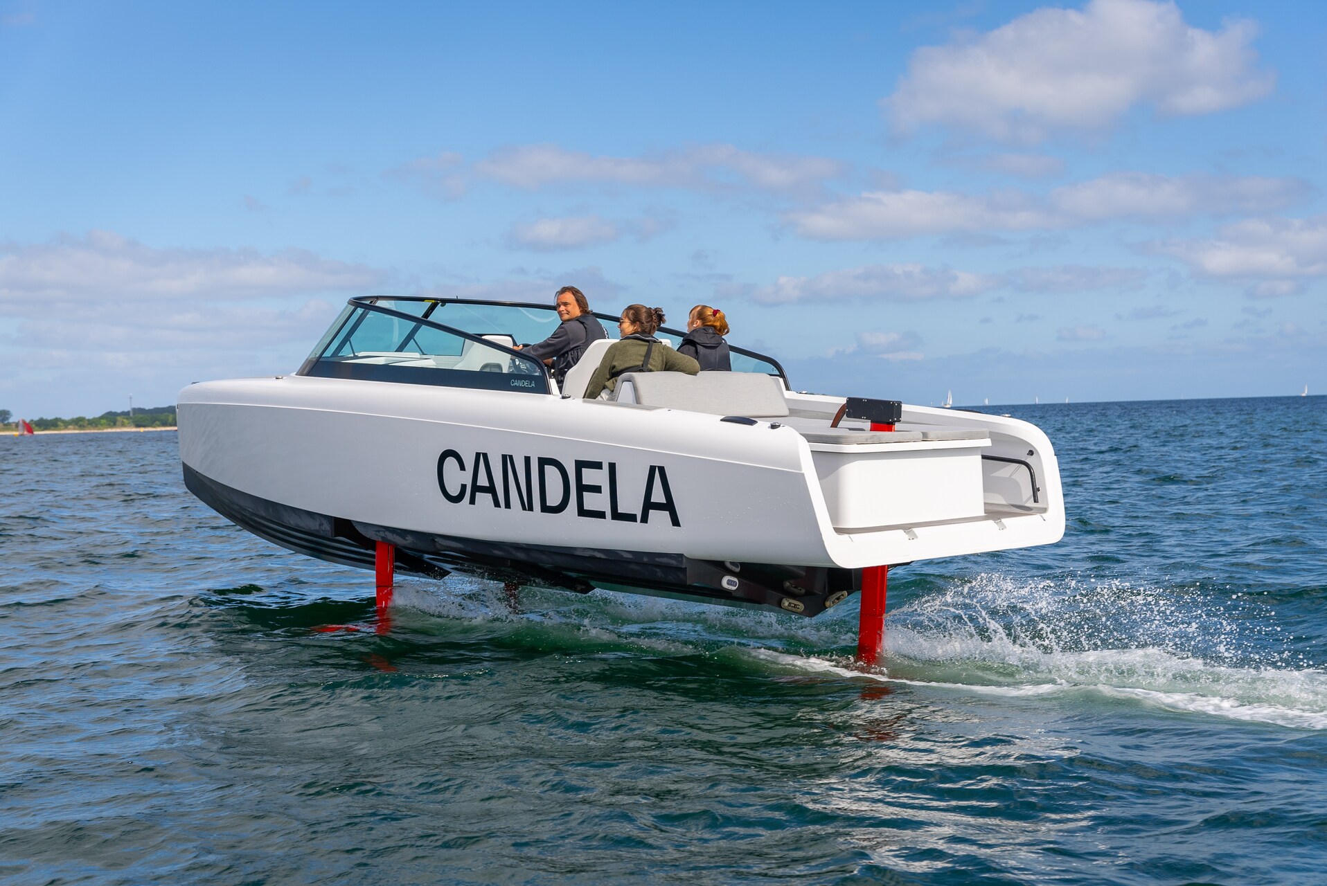 Candela C8: arriva l'aliscafo a motore elettrico "super green"