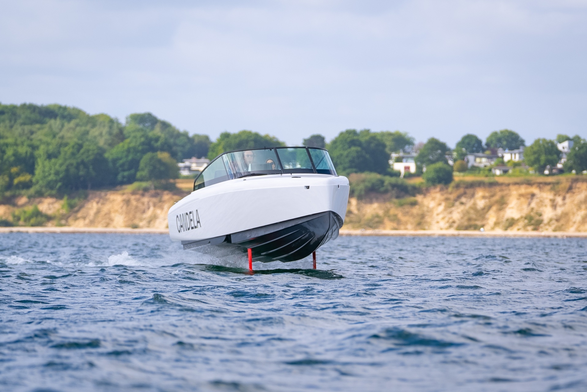 Candela C8: arriva l'aliscafo a motore elettrico "super green"