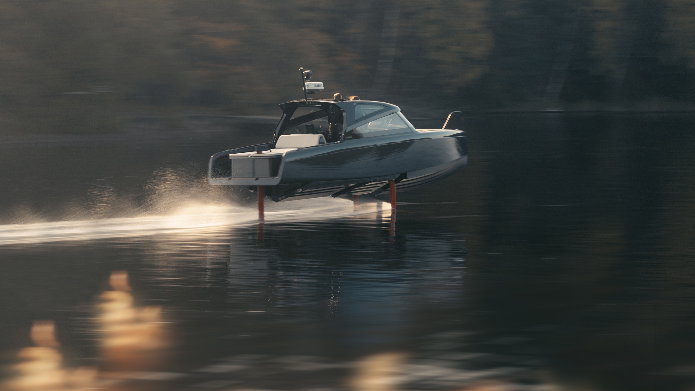 Candela C8: arriva l'aliscafo a motore elettrico "super green"