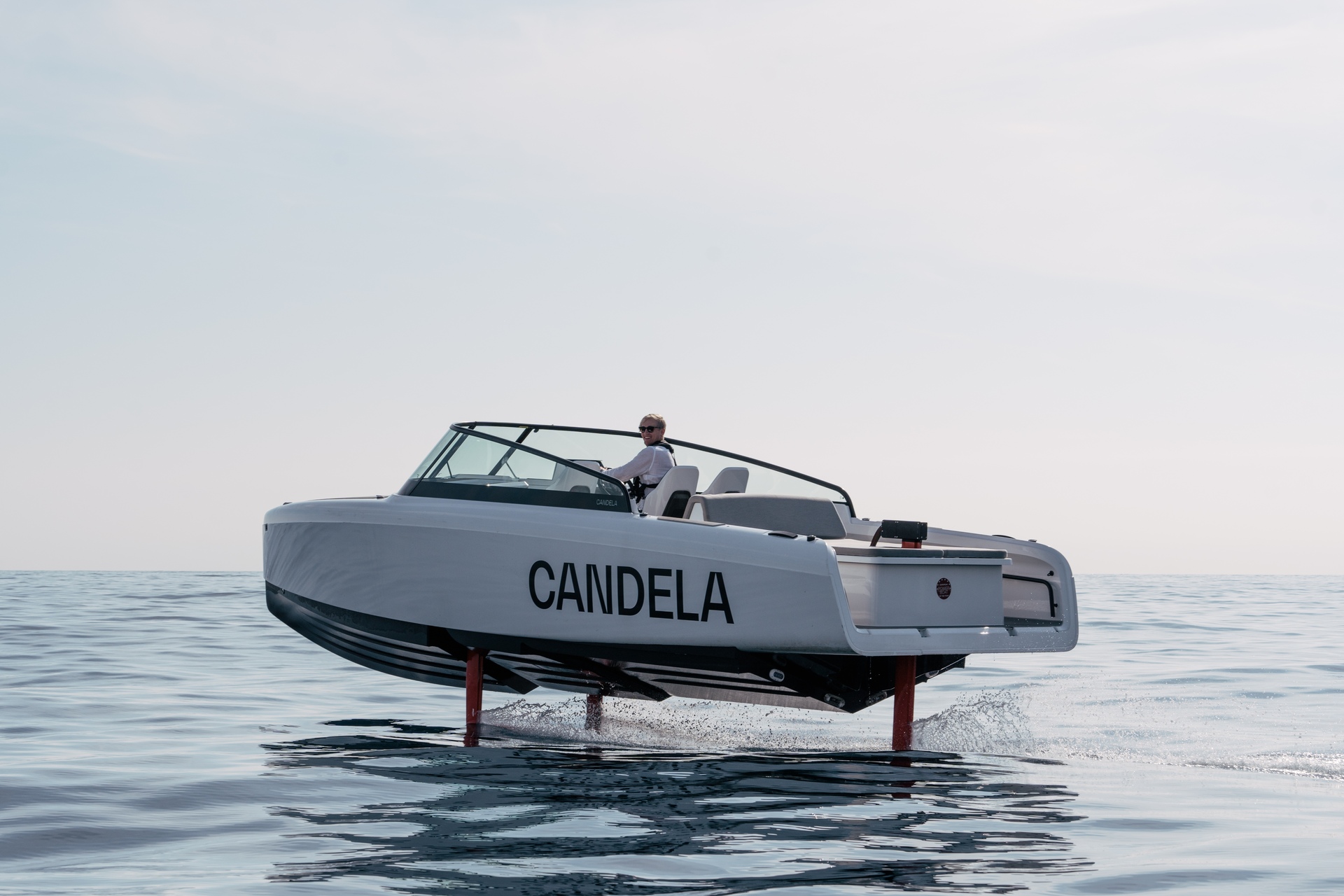 Candela C8: arriva l'aliscafo a motore elettrico "super green"