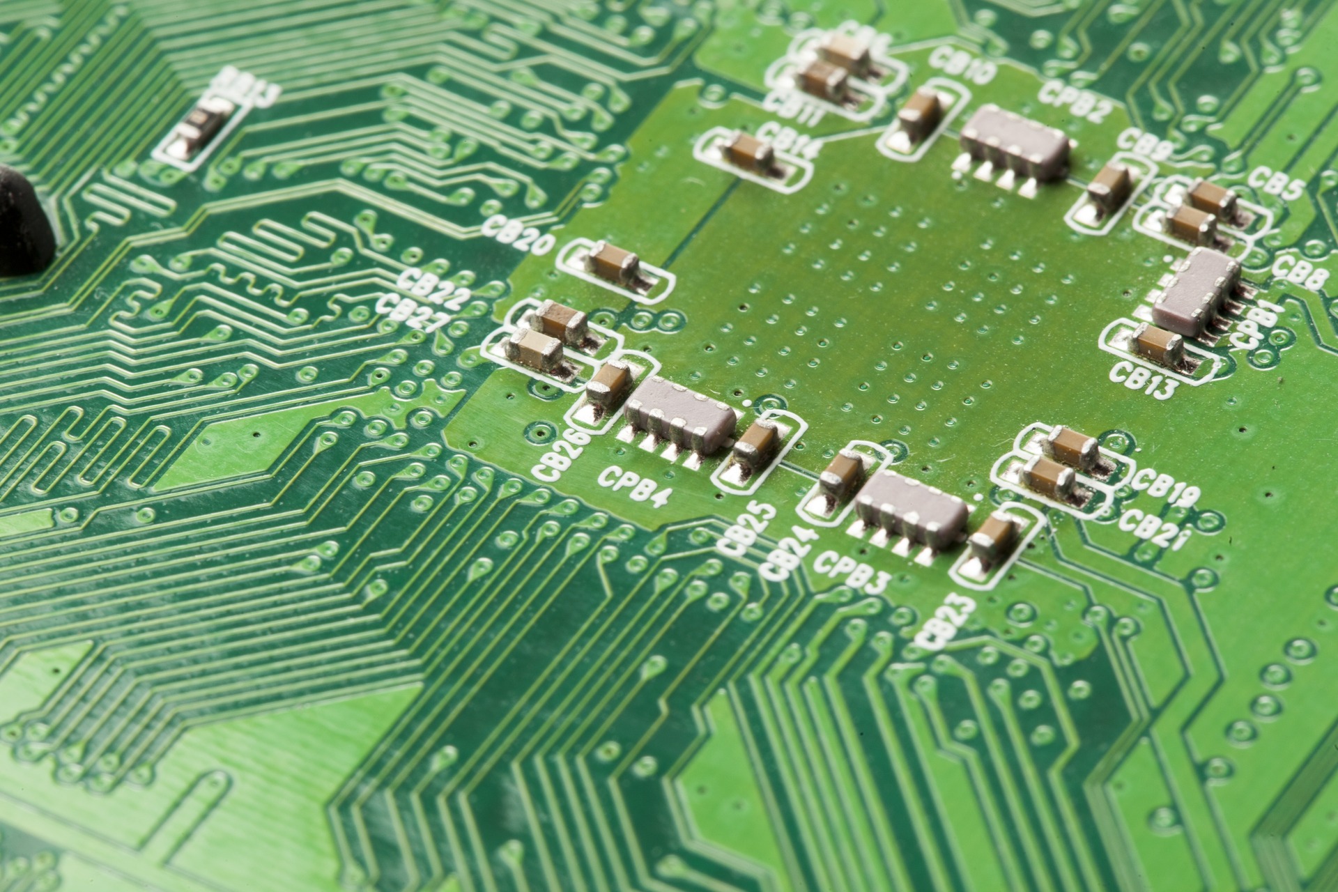 Nanoparticelle: i componenti elettronici diventano sempre più piccoli e conseguentemente richiedono migliori tecniche di giunzione, attuate attraverso nanostrati congegnati ad hoc