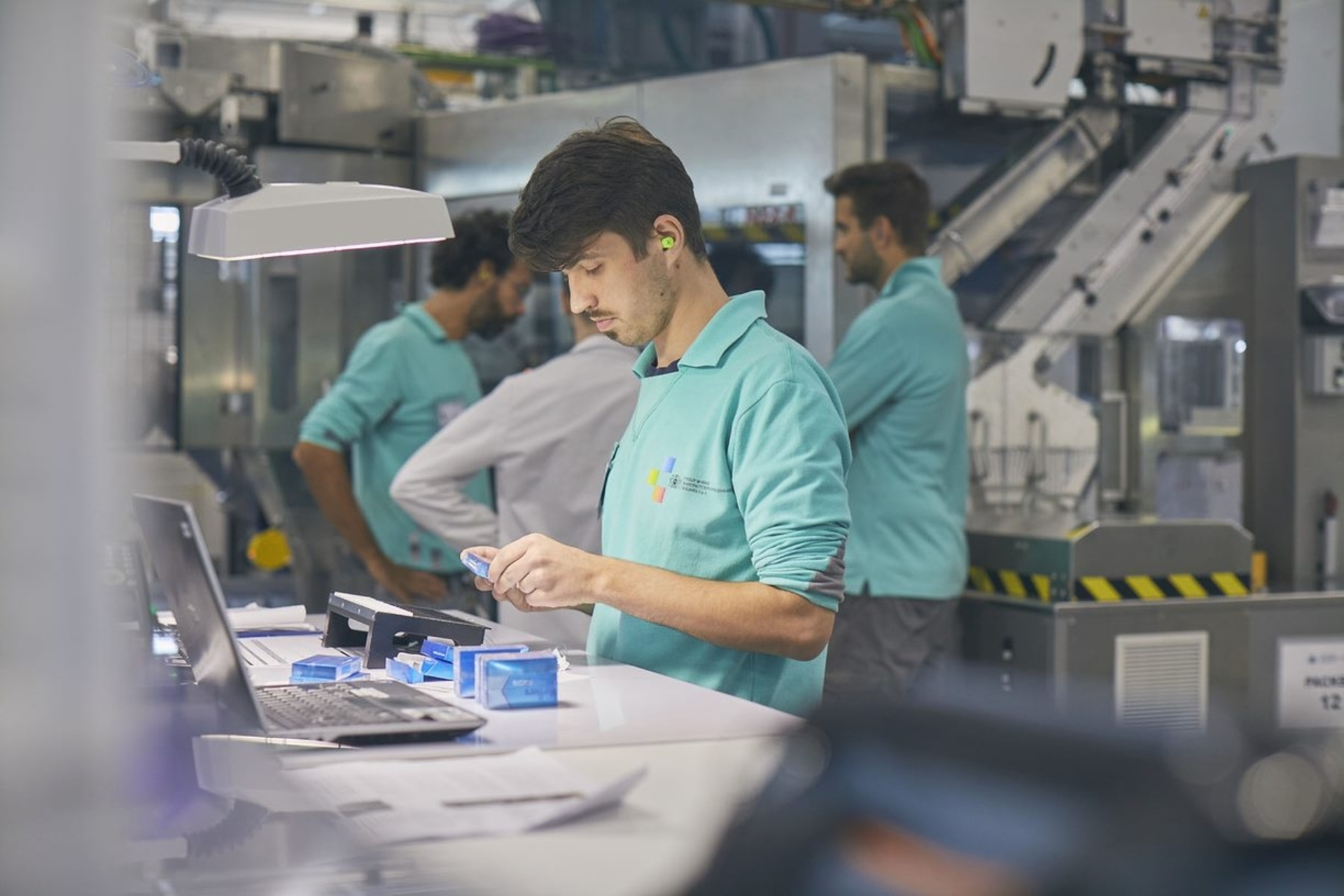 Philip Morris: a Bologna, il gruppo Philip Morris è presente dal 1963 con il sito produttivo di Zola Predosa, un’attività ampliata nel 2016 con l’apertura dello stabilimento nella zona industriale di Crespellano, i quali occupano nel complesso oltre 1.600 persone.