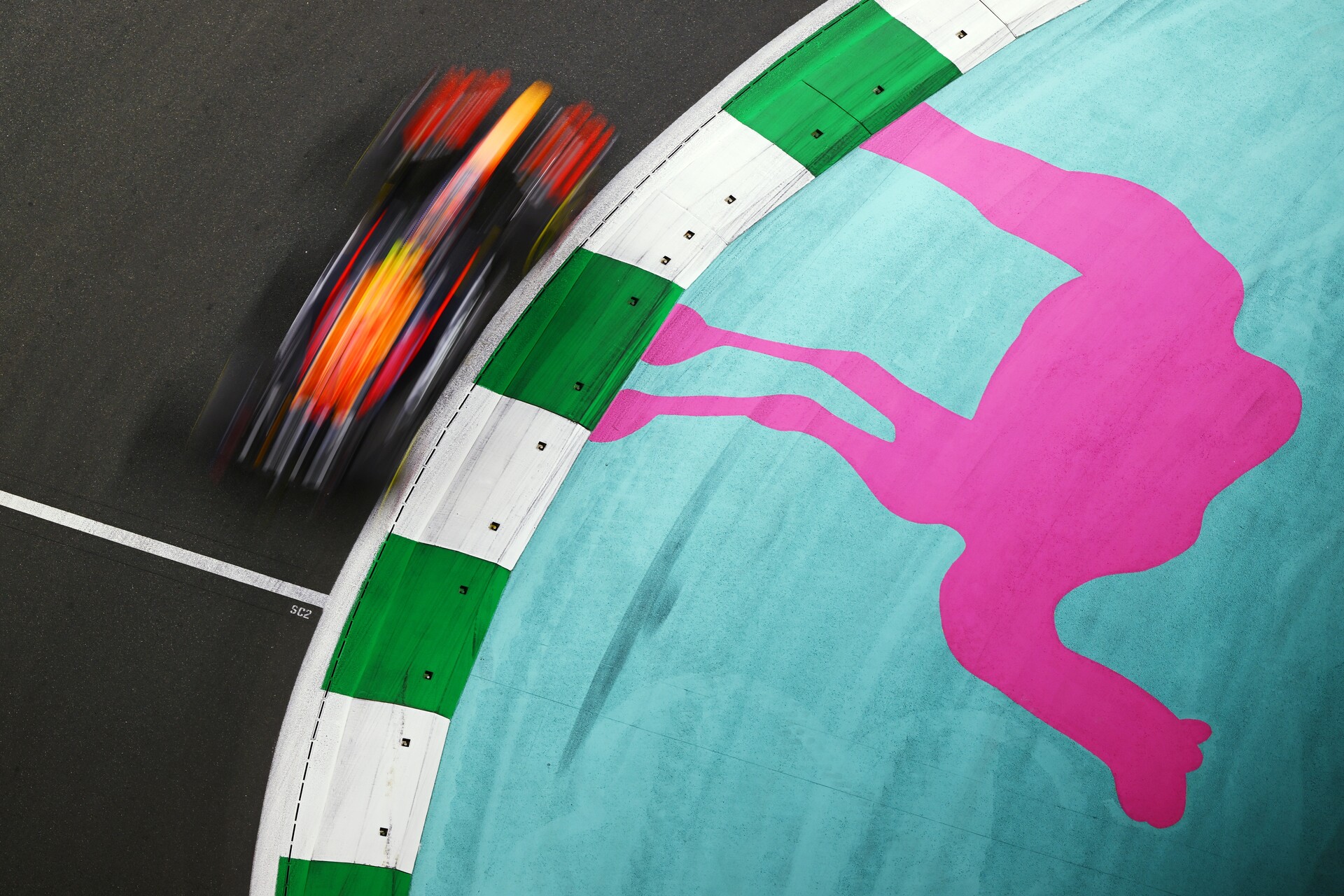 Red Bull: anche in Arabia Saudita l’efficienza aerodinamica della Red Bull RB19 di “Checo Perez” e Max Verstappen ha fatto la differenza in Formula 1, ma a posizioni ribaltate rispetto al GP del Bahrein