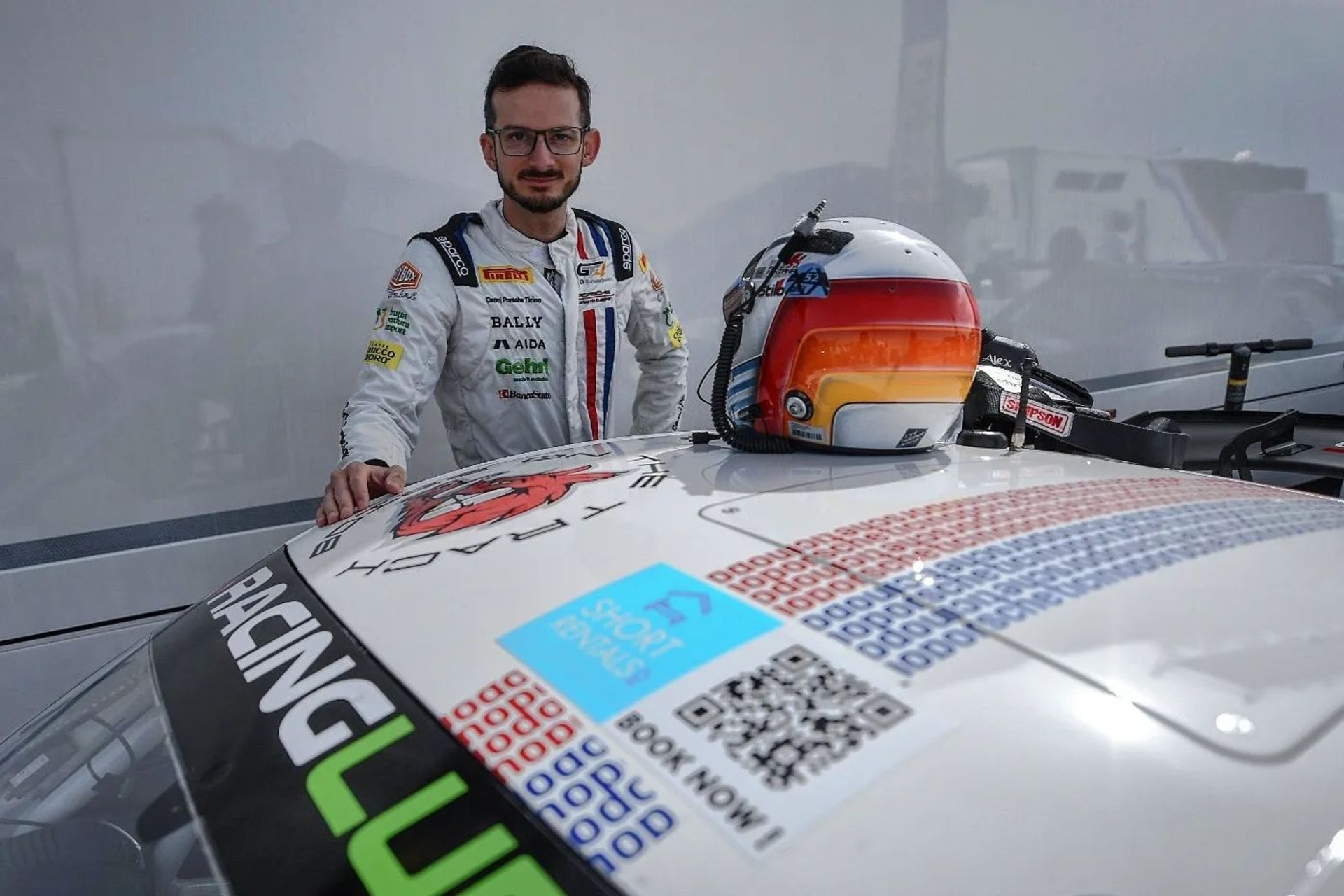 Alex Fontana: nell’intervista con Innovando.News, il pilota ticinese fa il punto sui processi di virtualizzazione e digitalizzazione nelle gare automobilistiche
