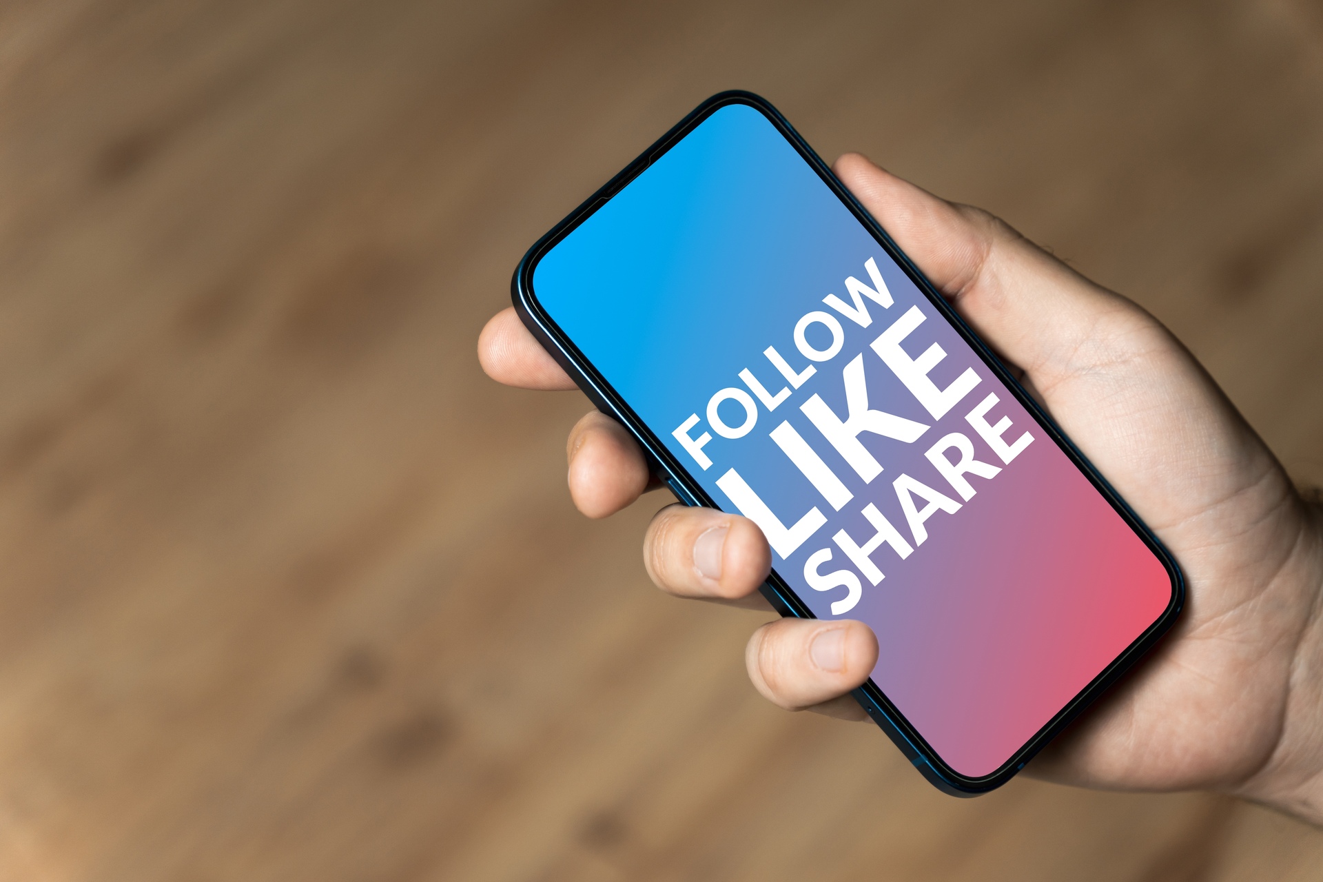 Social: i Social Media o Social Network (in italiano Reti Sociali o Piattaforme Sociali), a volte abbreviati semplicemente con social, sono servizi che danno la possibilità di condividere su internet contenuti testuali, immagini, audio e video