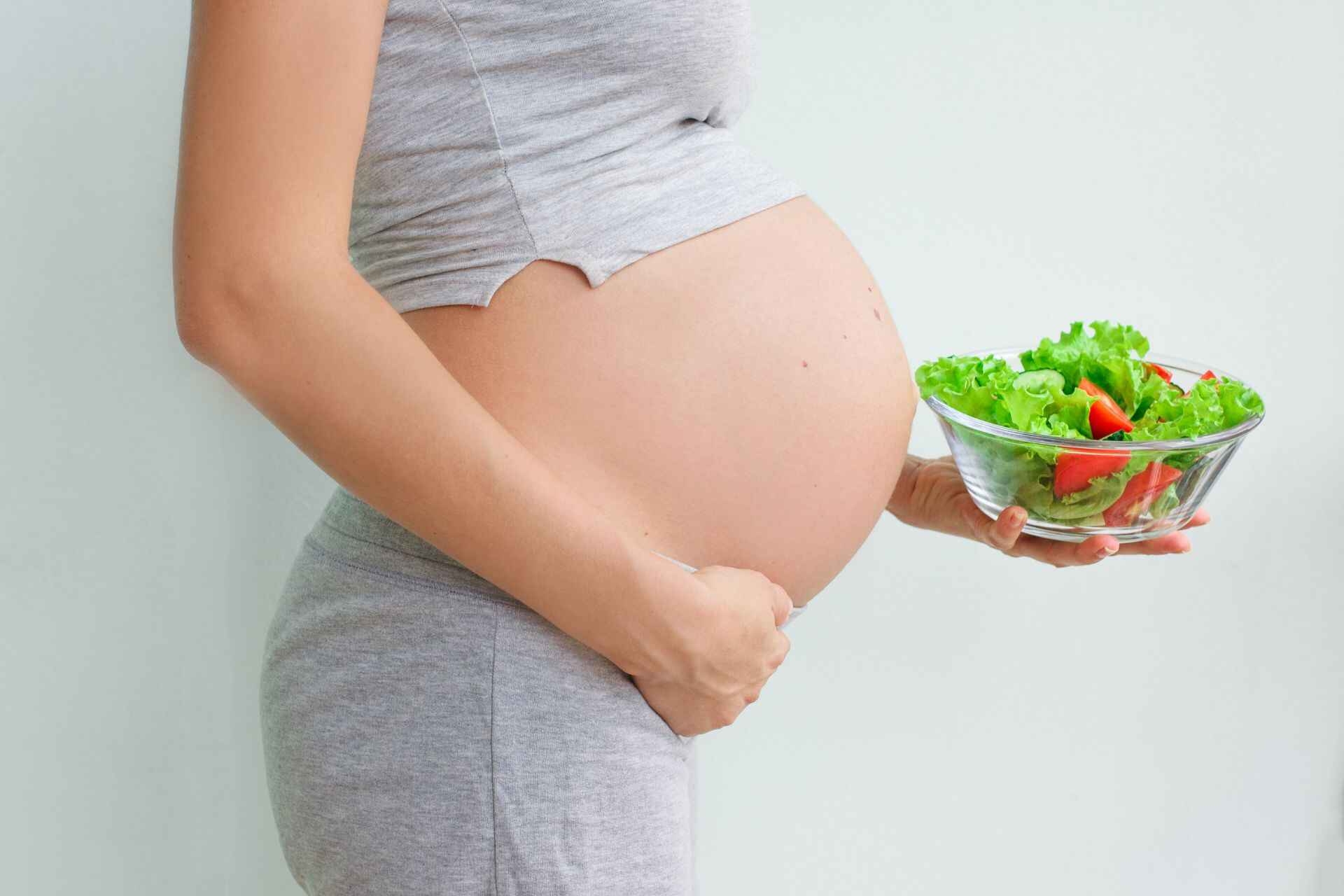 Alimentarsi in gravidanza con un’innovativa dieta “a trimestri”
