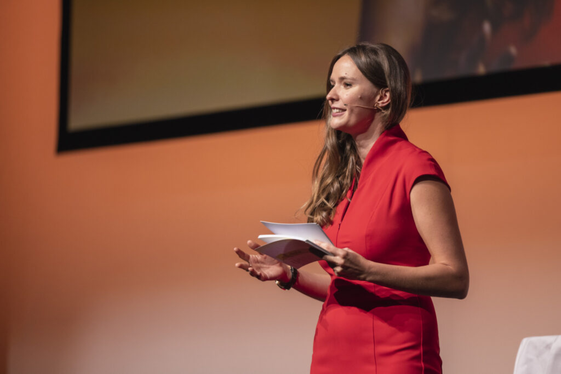 Digital Summit: La moderatrice e giornalista Sunnie Groeneveld è una delle figure più apprezzate dell'evento in Liechtenstein da diversi anni