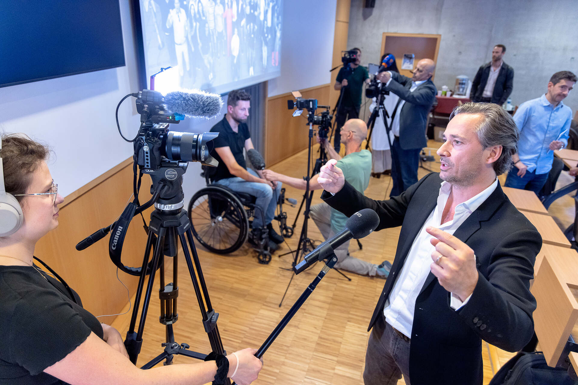 Camminare grazie al pensiero: Il centro .NeuroRestore è guidato da Grégoire Courtine, neuroscienziato dell'Ecole Polytechnique Fédéral de Lausanne, e da Jocelyne Bloch, neurochirurgo dell'Ospedale Universitario di Losanna e dell'Università di Losanna.