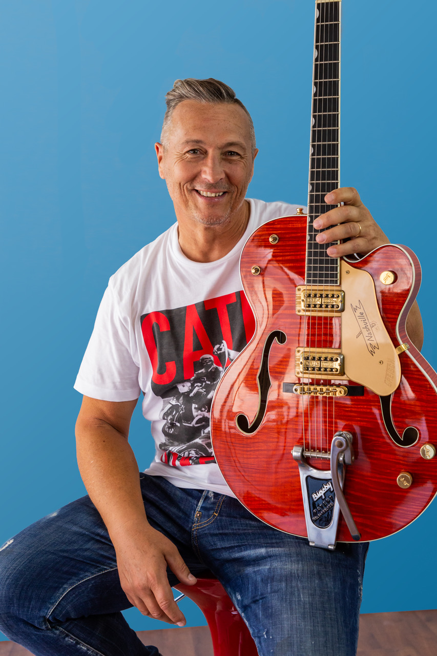 Paolo Belli: ha lavorato con Sam Moore, Dan Aykroyd, Billy Preston, Jon Hendricks, Jimmy Whiterspoon, Vasco Rossi, Enzo Jannacci, i Litfiba, Mogol, gli Avion Travel, i P.F.M. e Mario Lavezzi