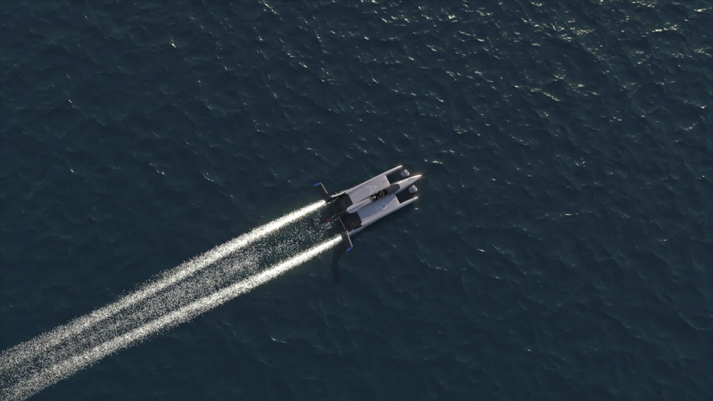Alpine & Aqualines: un rendering dell’Aqualines Naviplane in azione sul mare