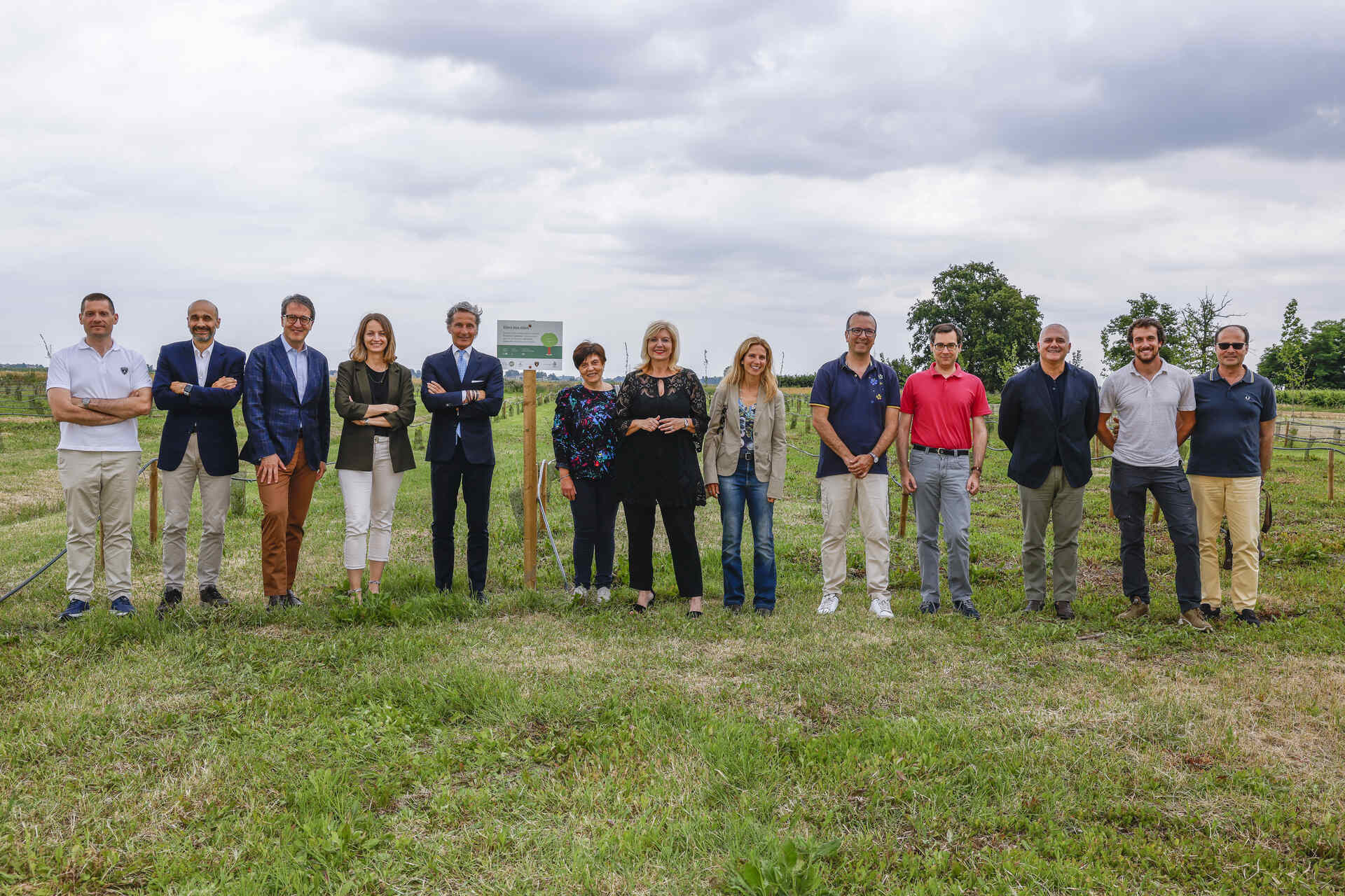 Alberi: Automobili Lamborghini ha messo a dimora nuove piante nel territorio comunale di Nonantola alla presenza del CEO Stephan Winkelmann e della Sindaca Federica Nannetti