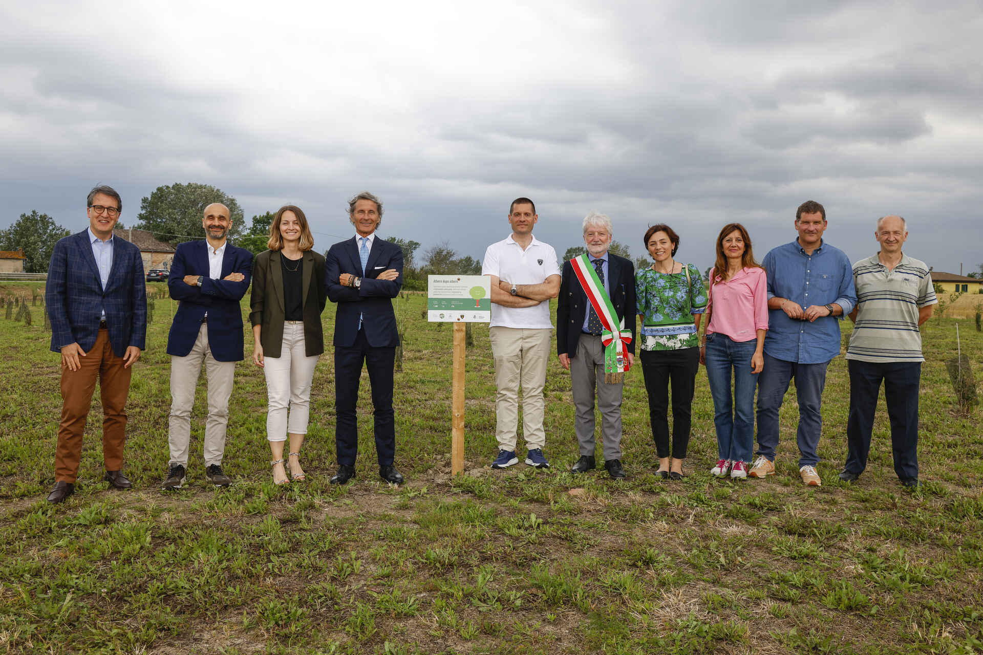 Alberi: Automobili Lamborghini ha messo a dimora nuove piante nel territorio comunale di San Giovanni in Persiceto alla presenza del CEO Stephan Winkelmann e del Sindaco Lorenzo Pellegatti