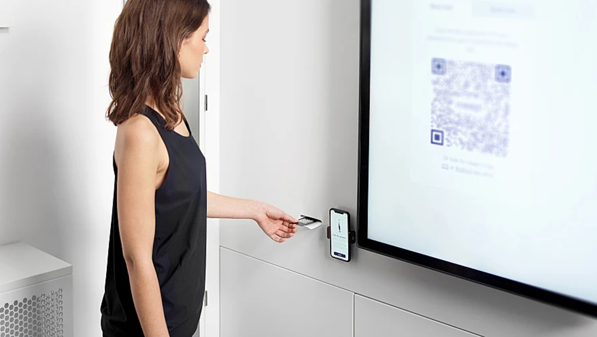 Le innovazioni tessili e retail del motorhome MIL dell’Alpha Tauri