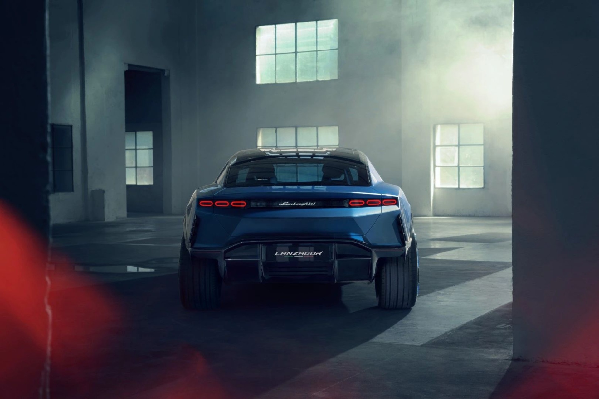 Lanzador: il carattere sportivo della Revuelto e la versatilità della Urus fusi in un concetto di GT Lamborghini votato alla decarbonizzazione e all'elettrificazione
