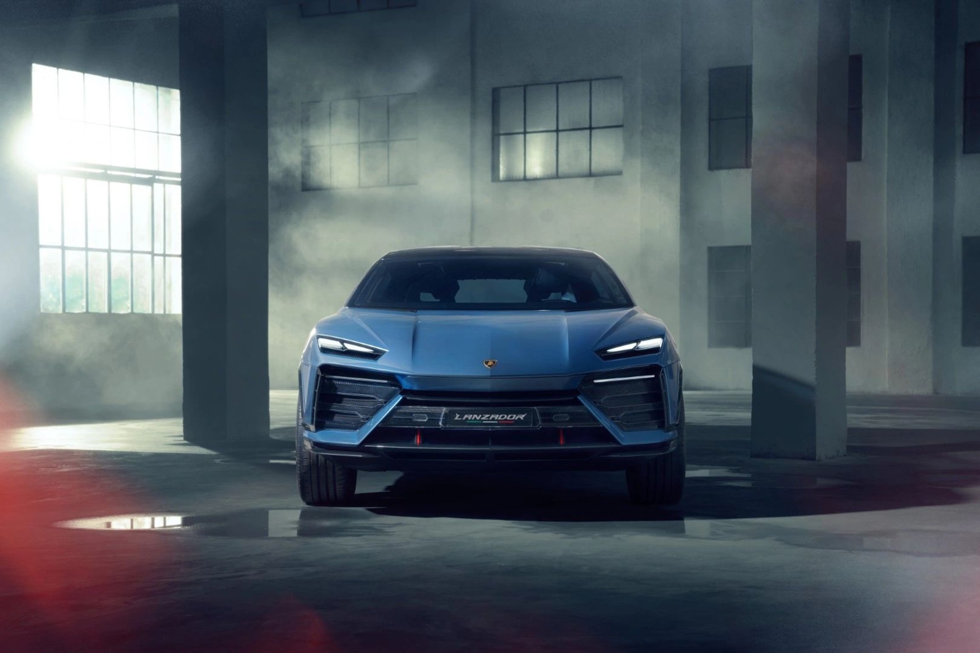 Lanzador: il carattere sportivo della Revuelto e la versatilità della Urus fusi in un concetto di GT Lamborghini votato alla decarbonizzazione e all'elettrificazione