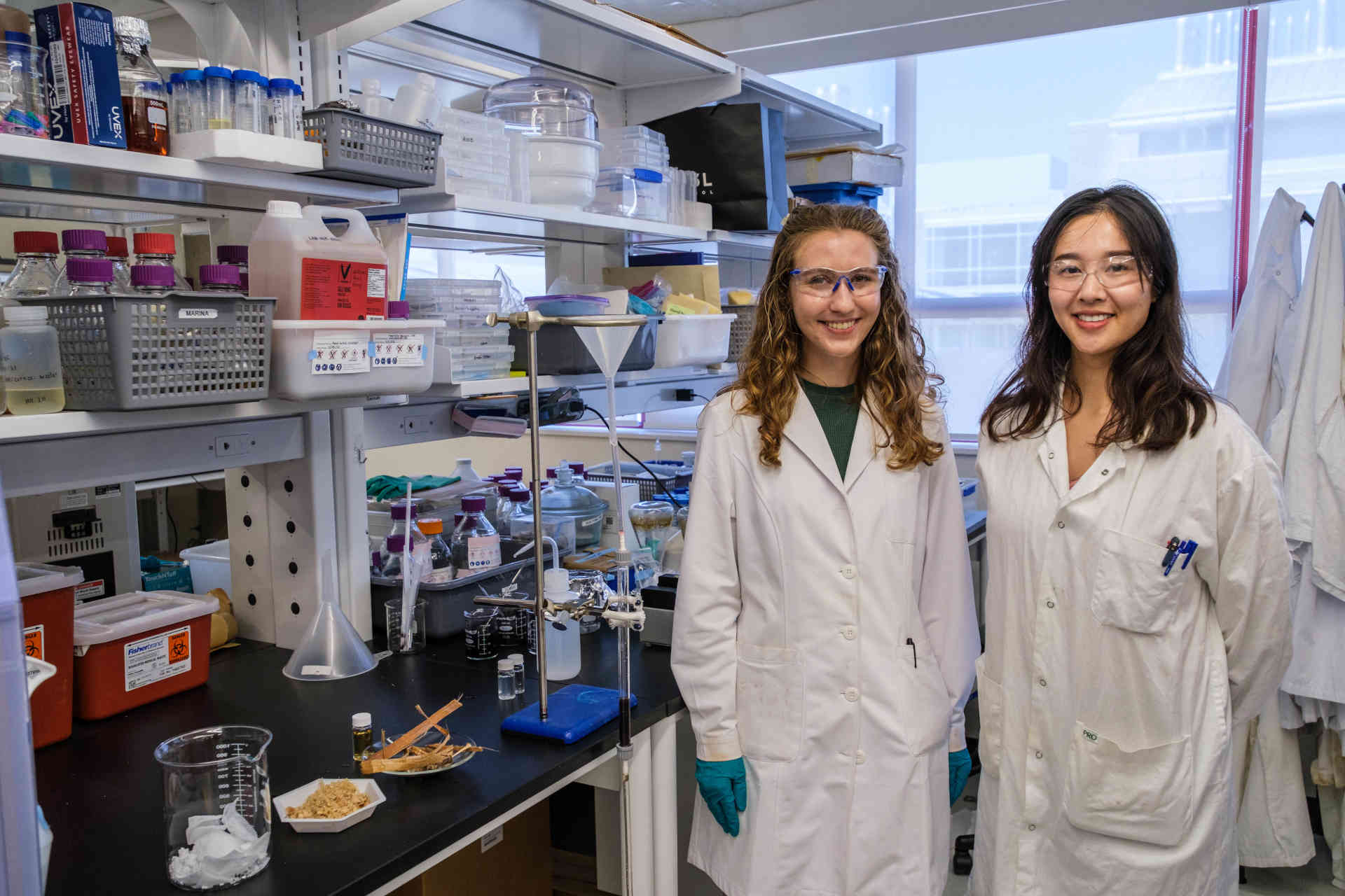 Microplastiche nell'acqua: il filtro di segatura efficace al 99,9%