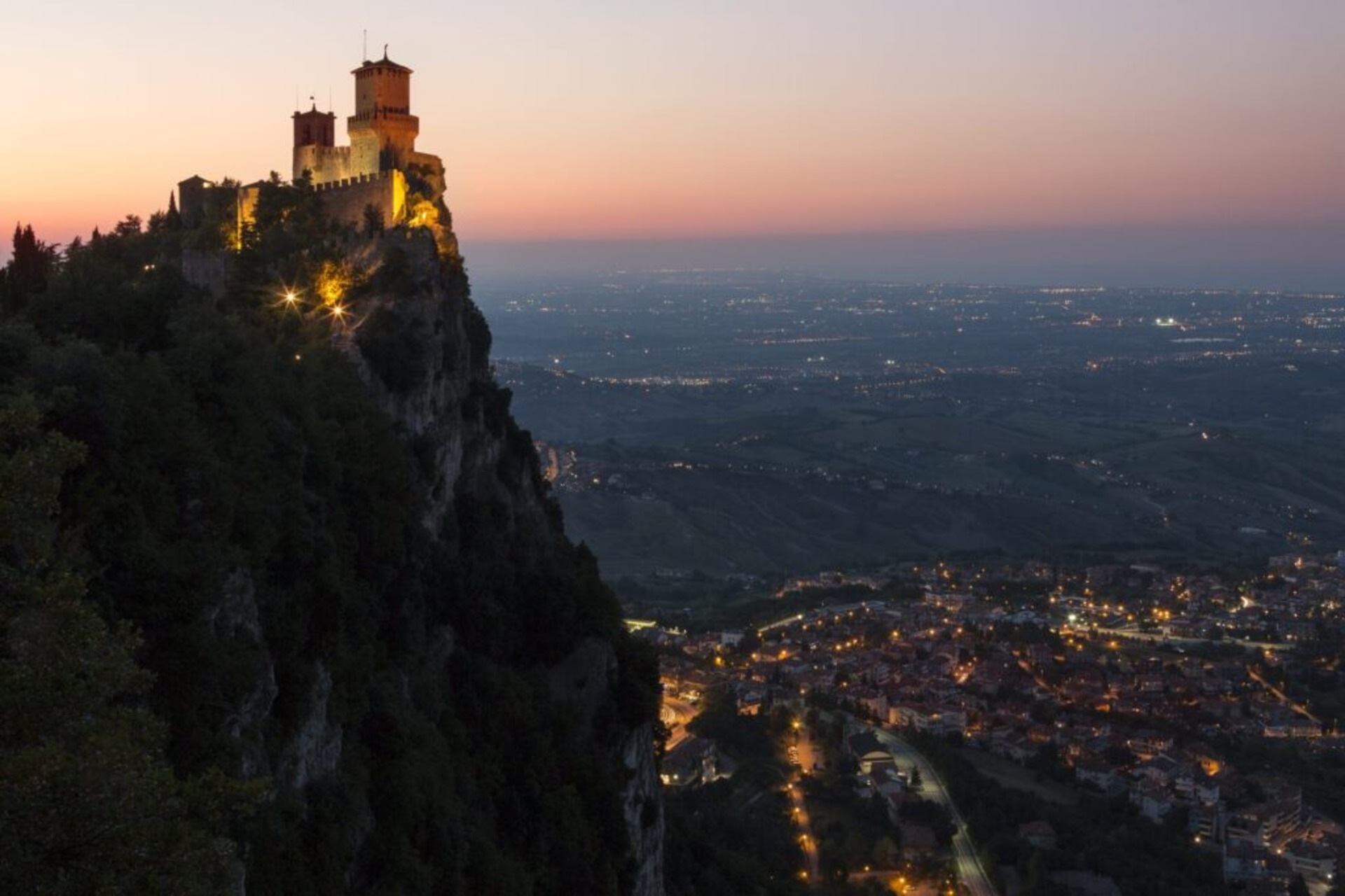 San Marino Aerospace: la Guaita o Prima Torre proiettata verso lo spazio