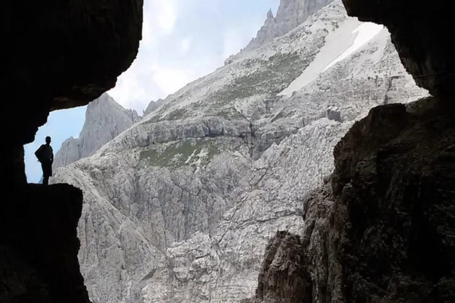 Se per gli escursionisti non è più l’aria, bensì la App di montagna