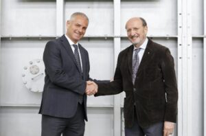 MGTES: Stretta di mano sul MGTES fra Mario Magaldi e Francesco Venturini