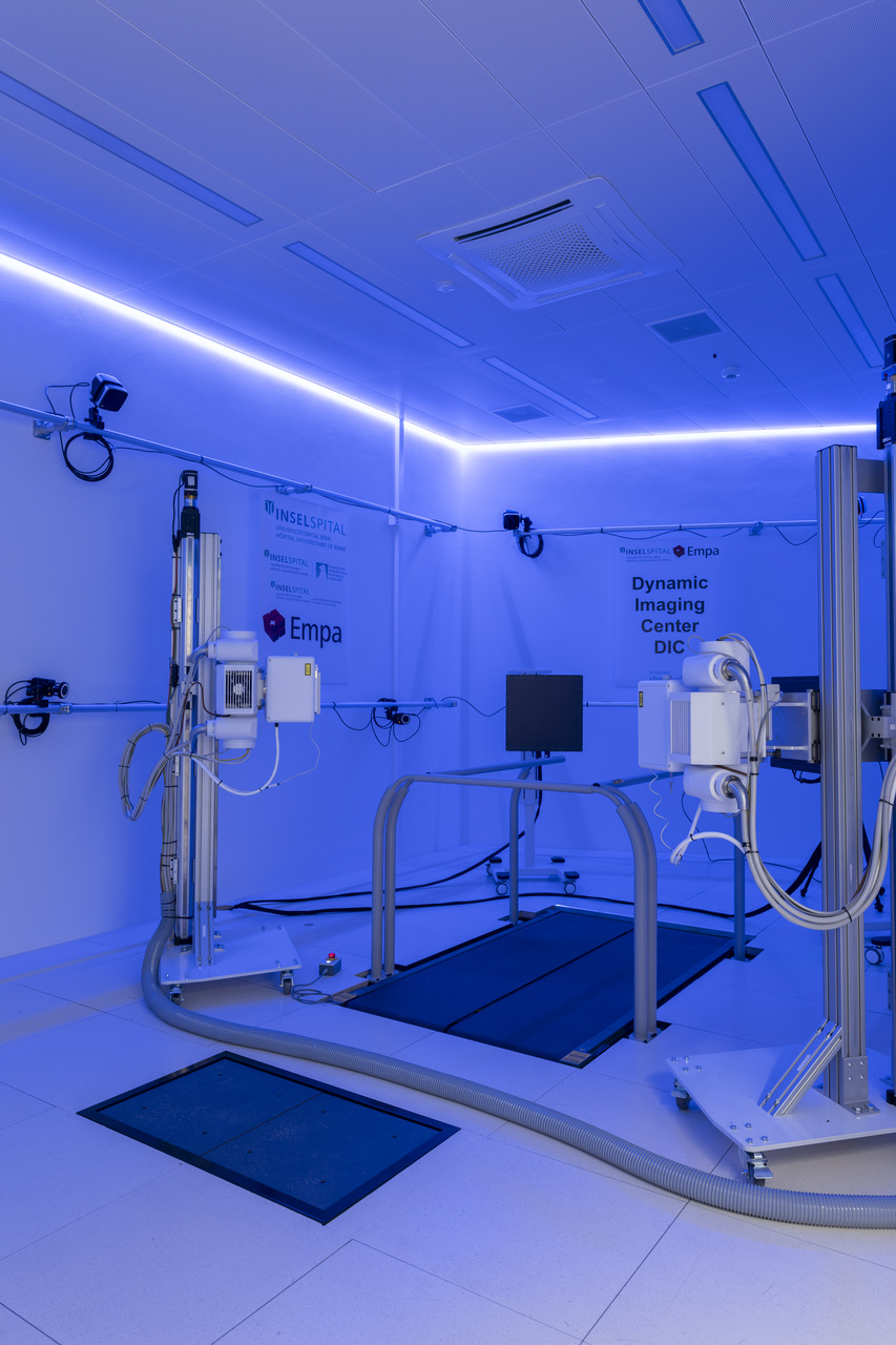 Raggi X: grazie al “Dynamic Imaging Center" di Berna, le immagini diagnostiche di una persona in movimento possono essere scattate simultaneamente da due angolazioni diverse