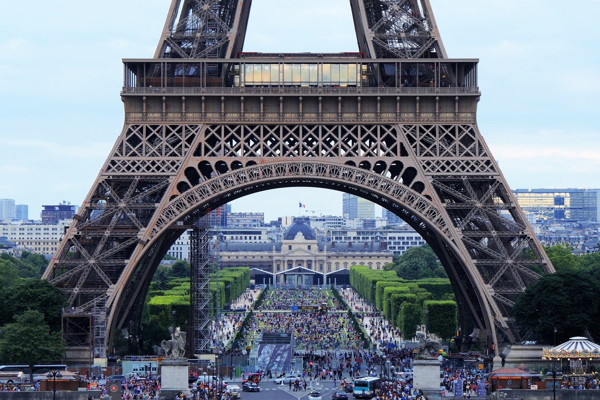 Smart City: Parigi verso i prossimi Giochi Olimpici all'insegna della piena sostenibilità Smart City: verso i Giochi Olimpici parigini con una mobilità full-green