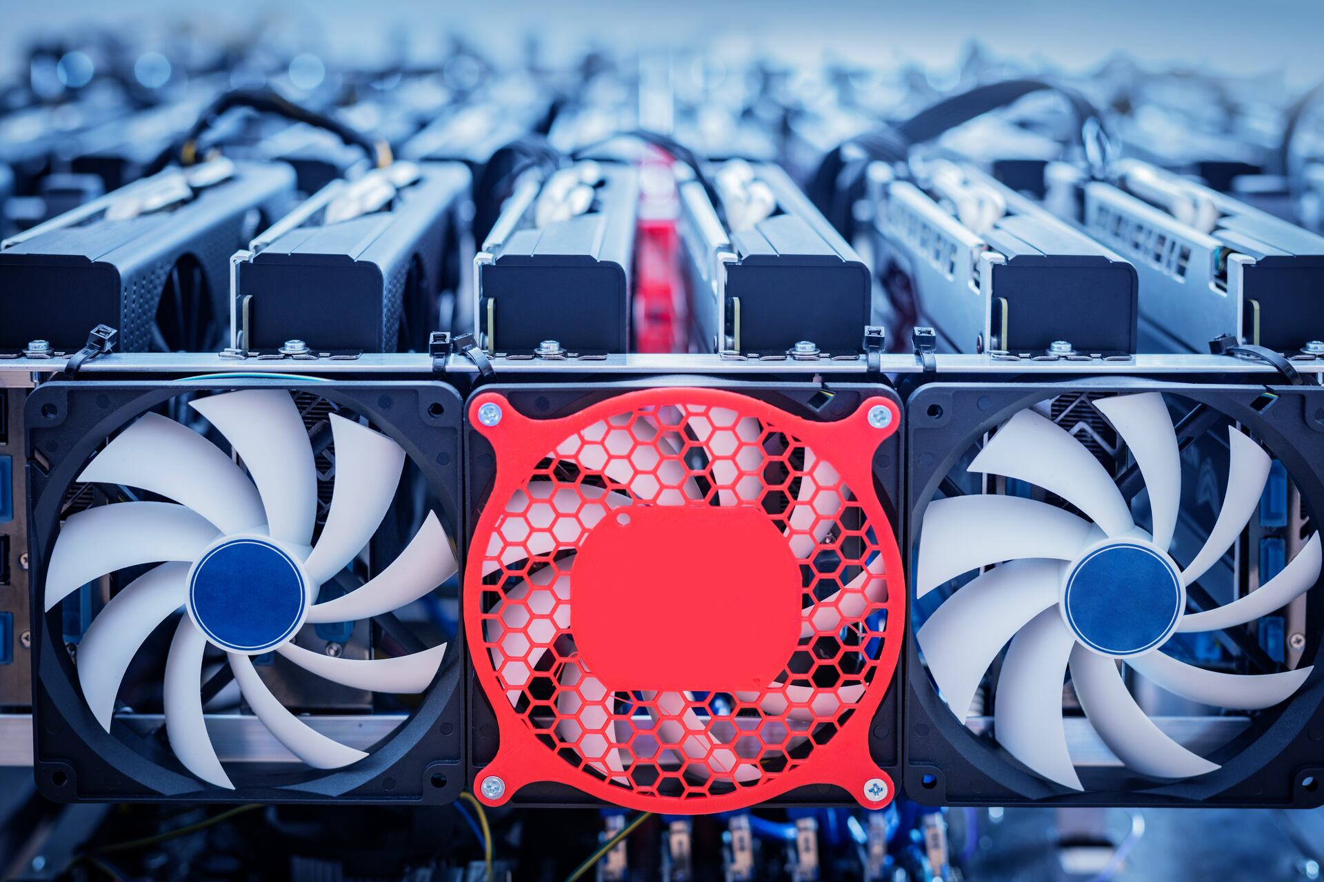 Ferrari: il Bitcoin attira ancora critiche per un mining ad alto consumo di energia