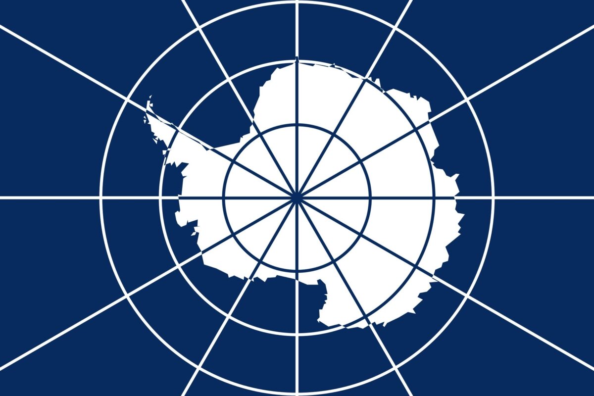 Bandiera simbolica della Terra di Marie Byrd, territorio incontaminato dell'Antartide su Innovando News