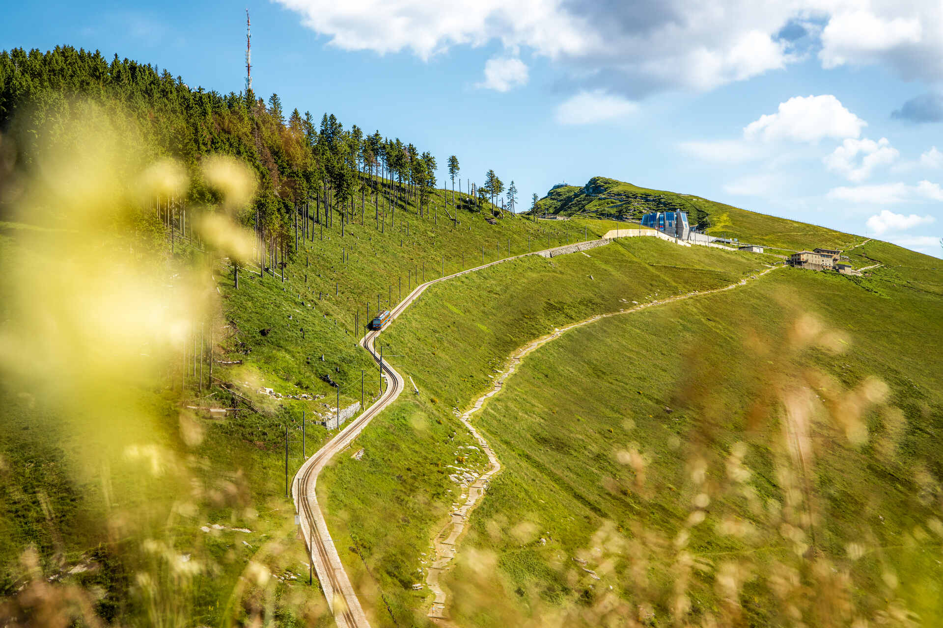 Monte Generoso: da Capolago di Mendrisio alla vetta