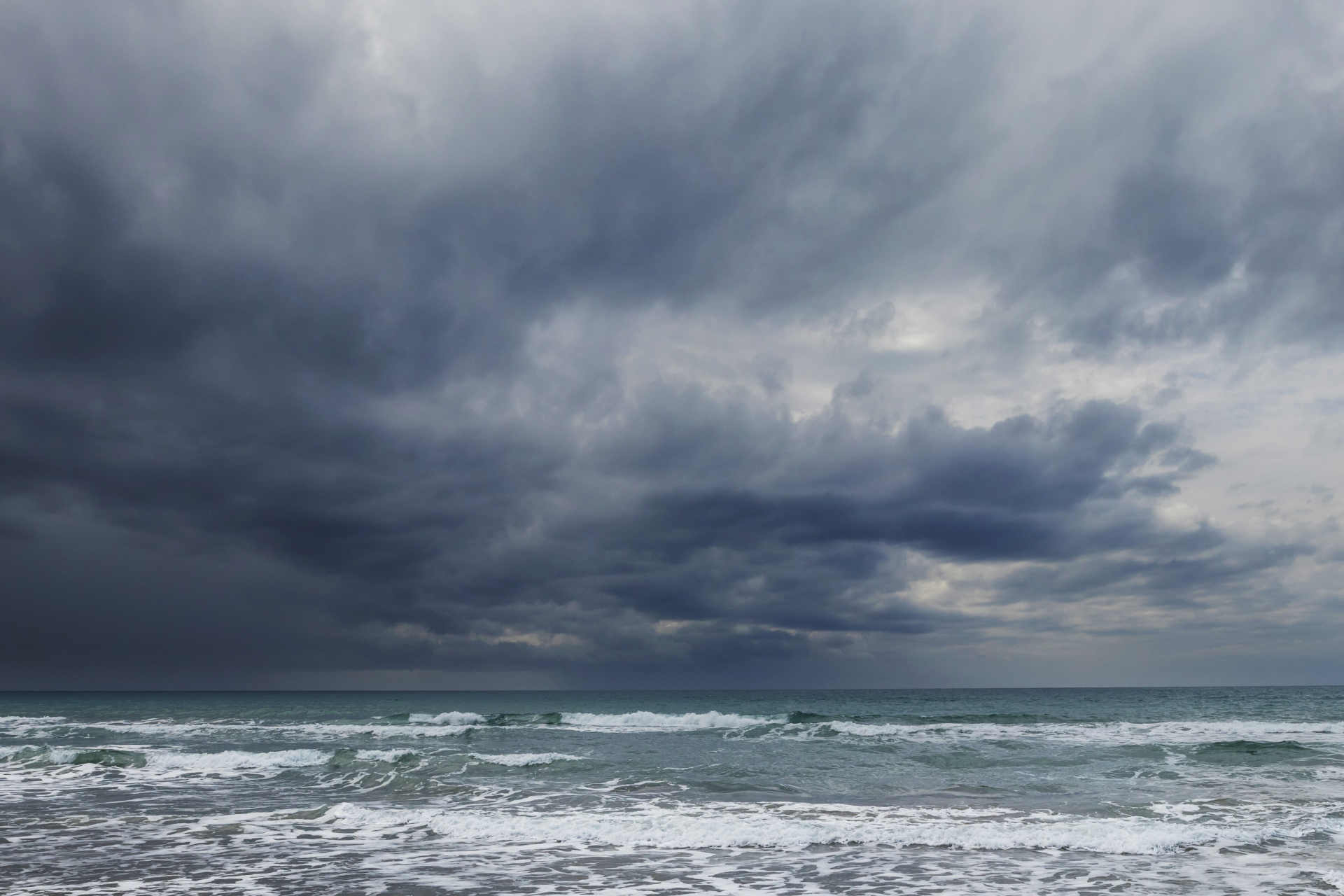 Tempesta sull'oceano, una importante fonte sonora