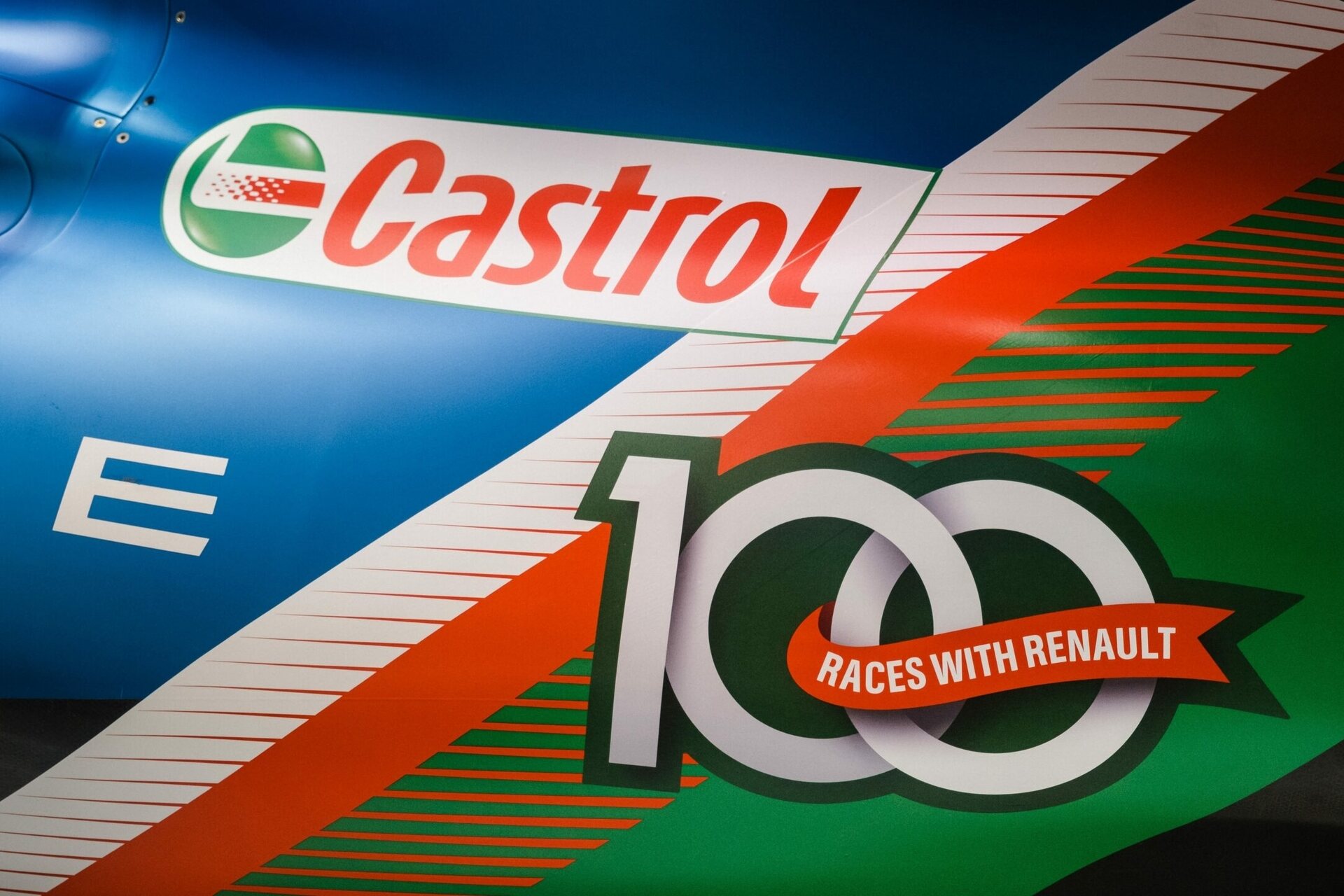 BWT Alpine F1 Team: nel GP dell’Arabia Saudita 2021, l’Alpine F1 Team e la bp Castrol hanno festeggiato la centesima gara insieme in Formula 1