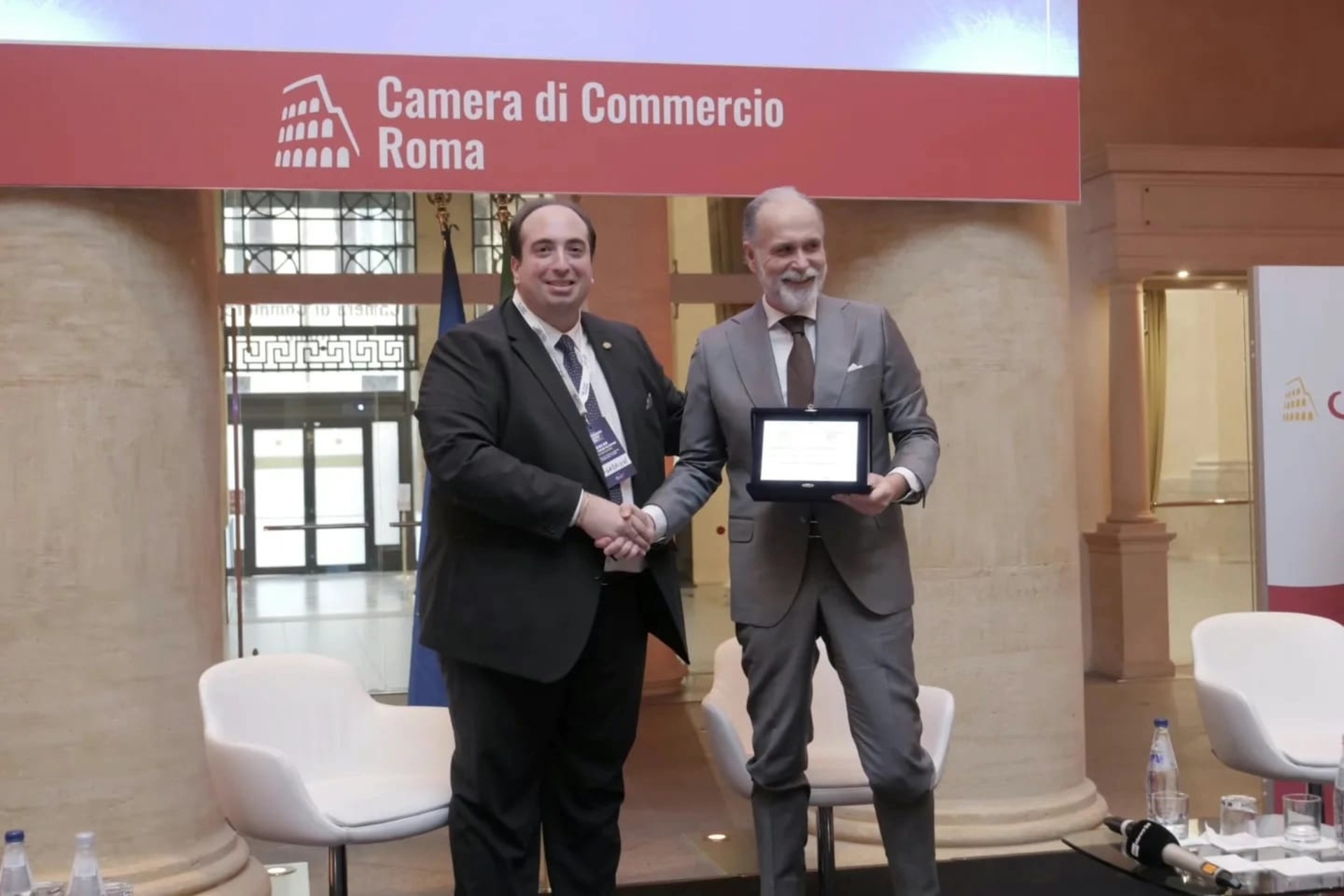 Oscar dell’Innovazione: Gabriele Ferrieri, Presidente dell’Associazione Nazionale Giovani Innovatori, e Giampaolo Rossi, Direttore Generale della RAI