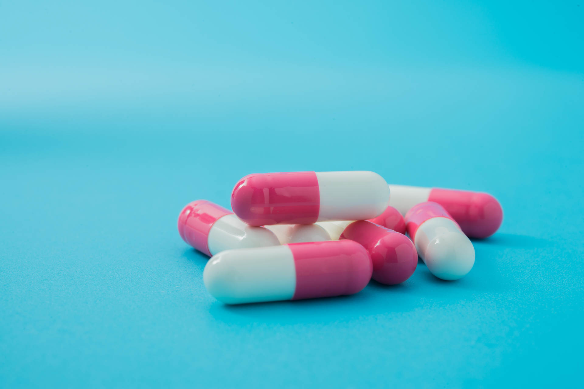 Farmaci: l'Intelligenza Artificiale può rivoluzionare la sintesi di nuovi principi attivi
