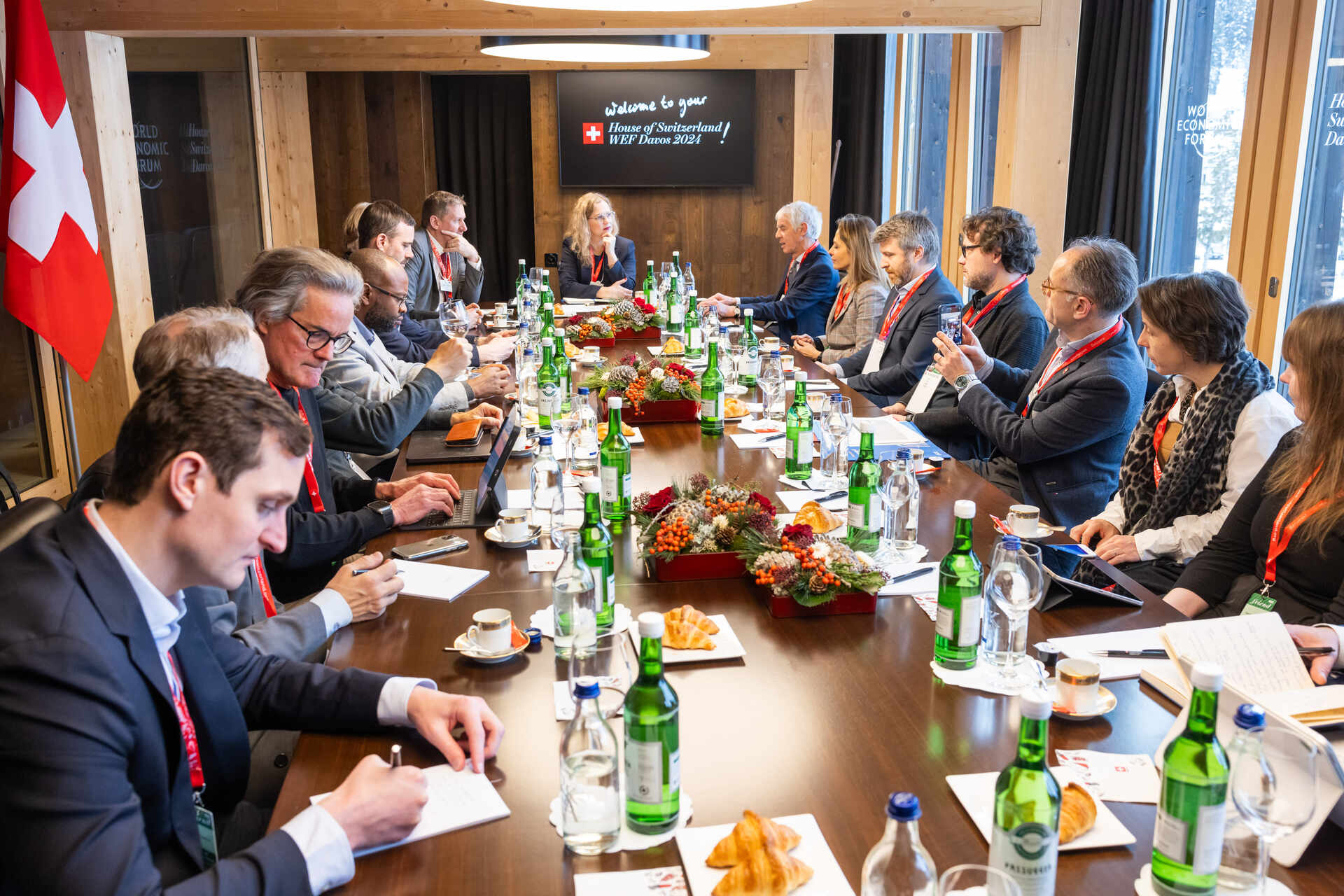 International Computation and AI Network: la riunione della “Swiss AI Initiative” (lanciata dai Politecnici Federali di Zurigo e di Losanna e dal Centro Svizzero di Calcolo Scientifico) all’edizione 2024 del World Economic Forum di Davos (Canton Grigioni)