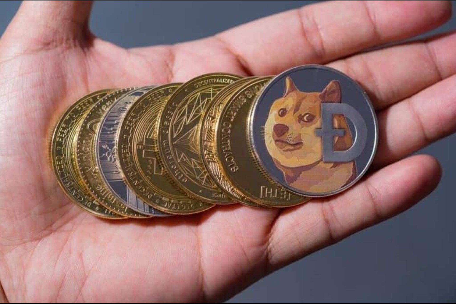 Ecco come le Memecoin hanno conquistano il mondo DeFi