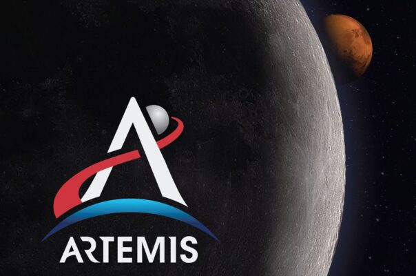 Insieme verso la Luna, però continuiamo a "guardare il dito"
