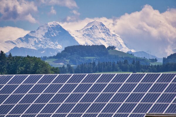 Dal vento e dal sole riserve di elettricità per… l’inverno