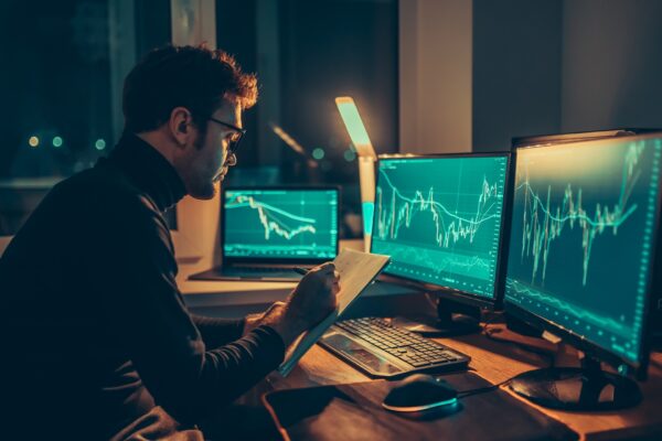 Copy trading: tutti i vantaggi di emulare gli investitori esperti