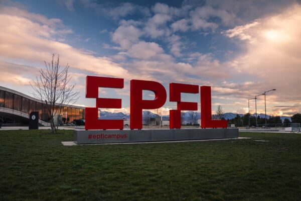Dall’EPFL un nuovo modello multimodale per un’AI più flessibile