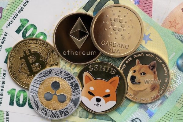 Ecco come le Memecoin hanno conquistano il mondo DeFi