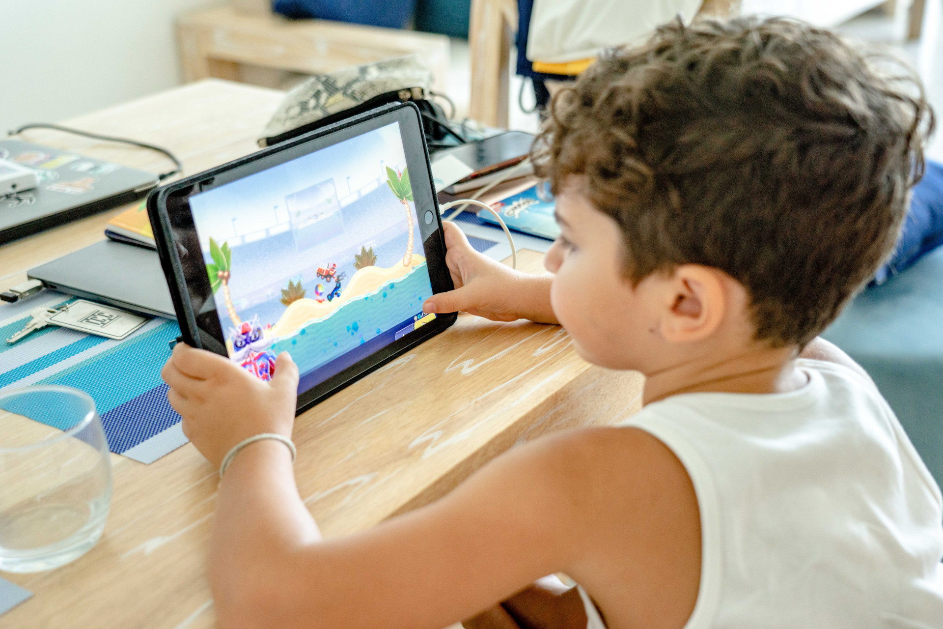 Quanto è opportuno esporre i nostri bambini sui social network?