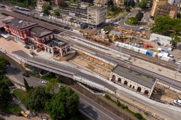 Alla stazione di Lugano innovativo spostamento di un edificio