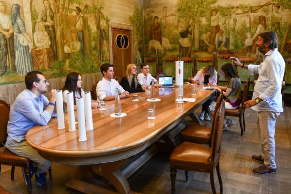 Il giusto omaggio di Lugano al giovane team Smilebots di robotica