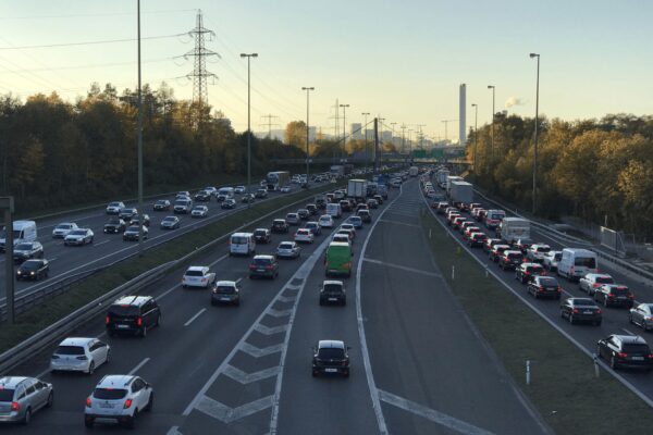 Il consumo del parco auto svizzero si calcola grazie all’AI