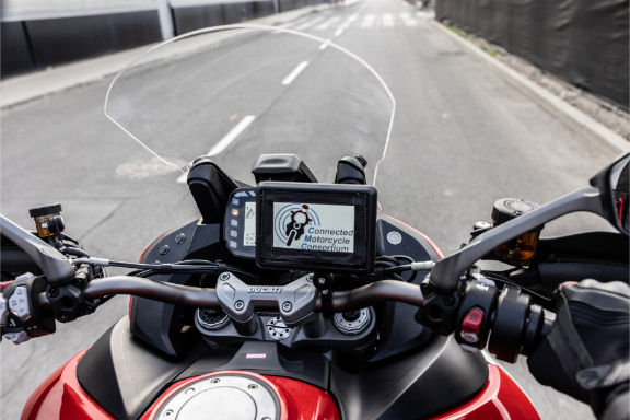 Innovativo sistema di “dialogo” moto-auto da Lamborghini e Ducati