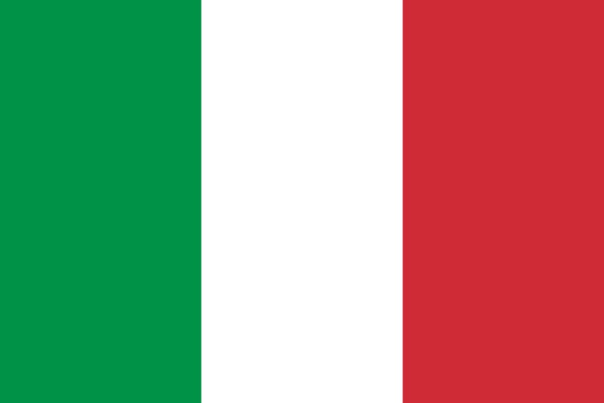 Italiens flag med tre lodrette bånd af grøn, hvid og rød, symbol på nyheder på Innovando News.