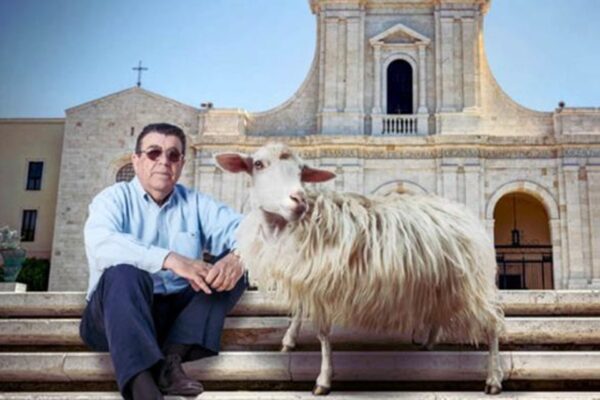 La fiaba della pecora che ci salverà dagli errori del genere umano