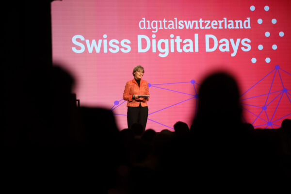 Così sulla Svizzera scintilla la luce della trasformazione digitale